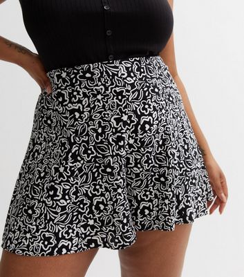 Curves Black Floral High Waist Flippy Shorts New Look