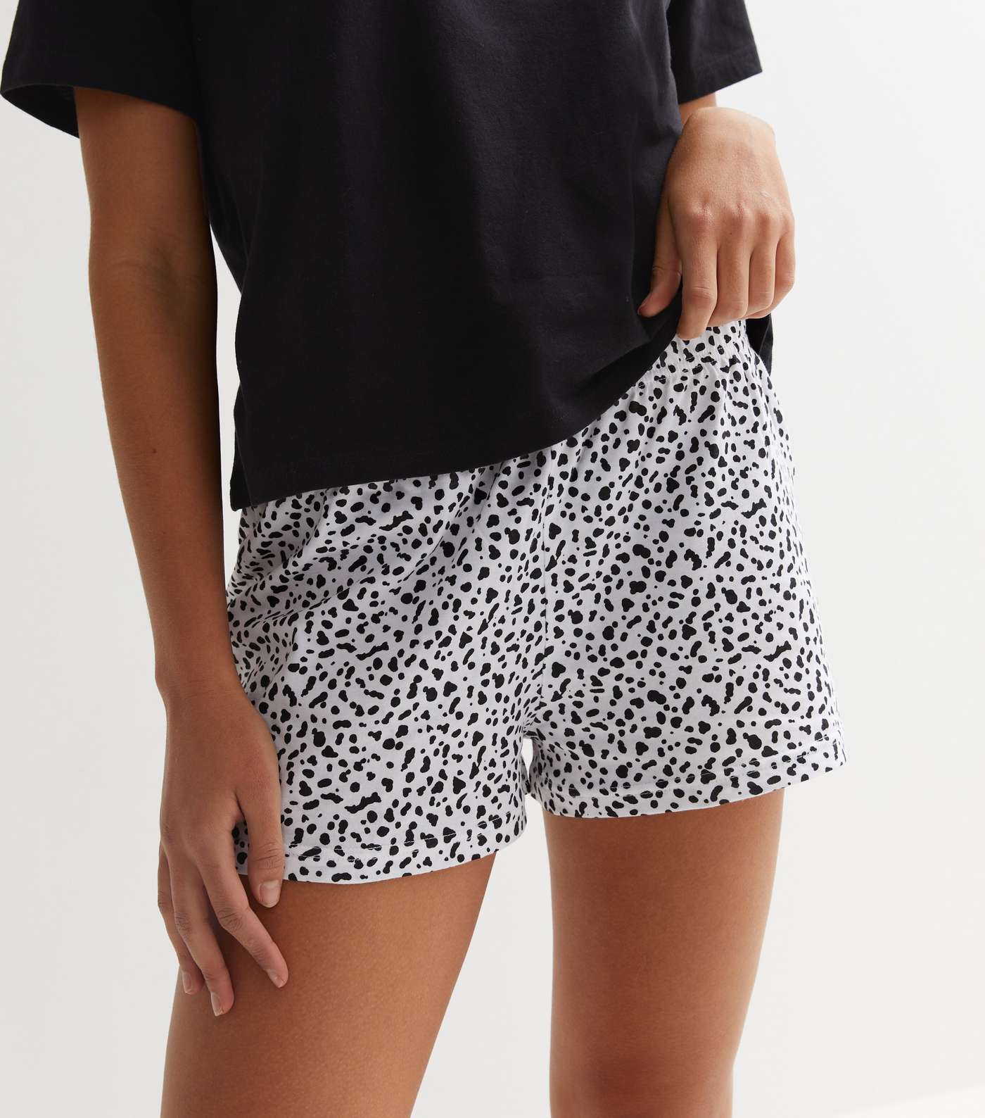 Black Short Pyjama Set with Dalmatian Print Image 3