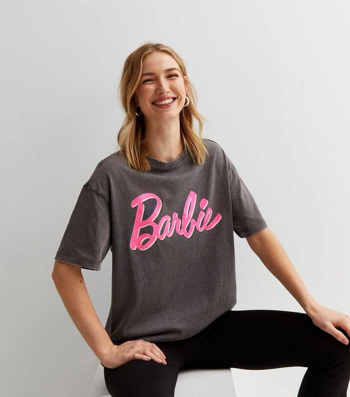 Jumping jack Mier voelen Dark Grey Barbie Logo T-Shirt | New Look
