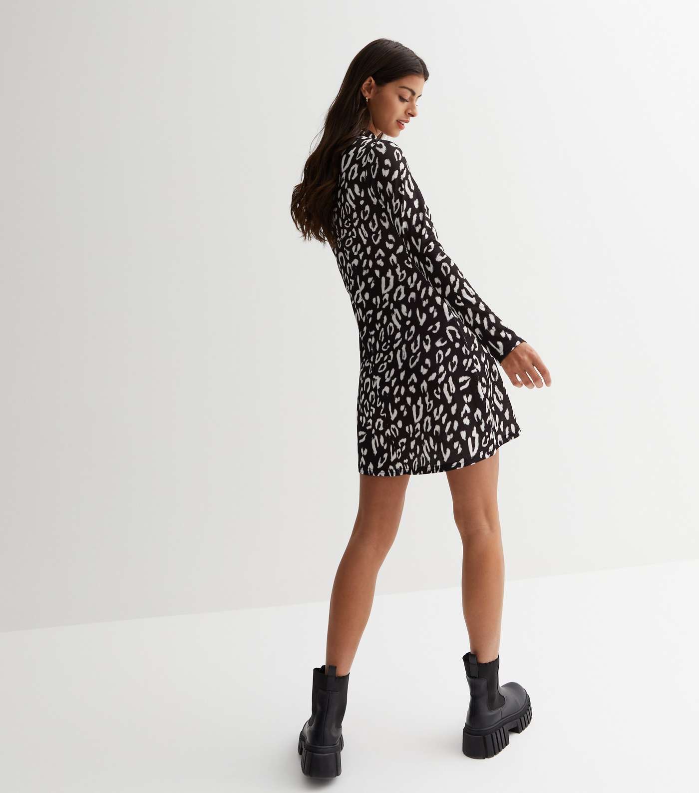 Black Leopard Print Jersey Mini Shift Dress Image 4