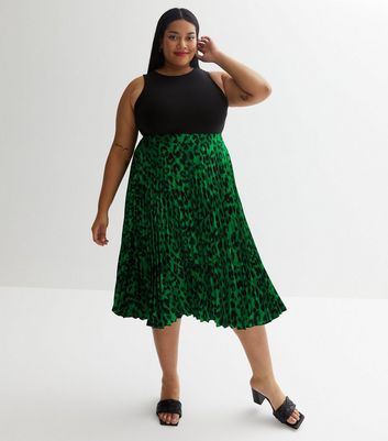 Plus size on sale skirts mid length