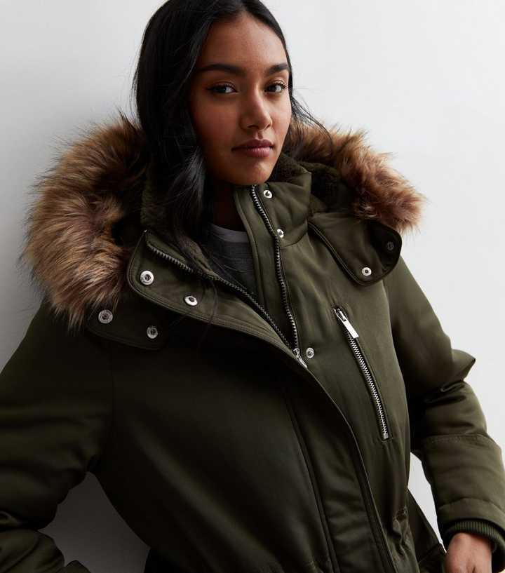 https://media3.newlookassets.com/i/newlook/859916734M1/womens/clothing/jackets-coats/khaki-faux-fur-lined-hooded-parka-jacket.jpg?strip=true&qlt=50&w=720