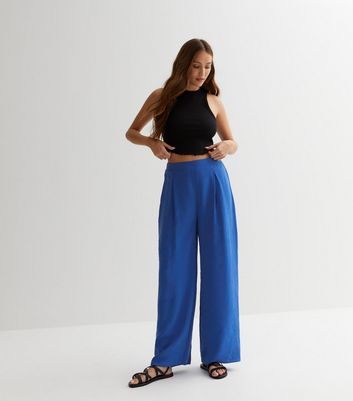 blue flowy trousers