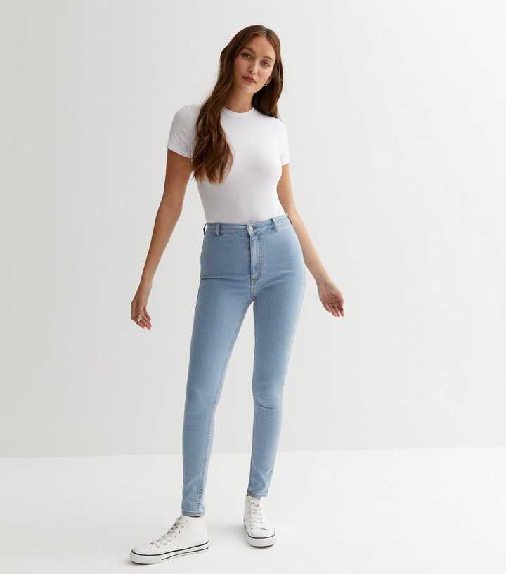 https://media3.newlookassets.com/i/newlook/860371245/womens/clothing/jeans/pale-blue-high-waist-disco-super-skinny-jeans.jpg?strip=true&qlt=50&w=720