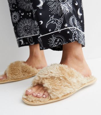 Loungeable Cream Faux Fur Slippers New Look