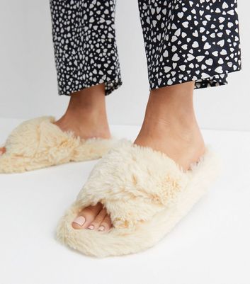 Faux fur cross slippers sale