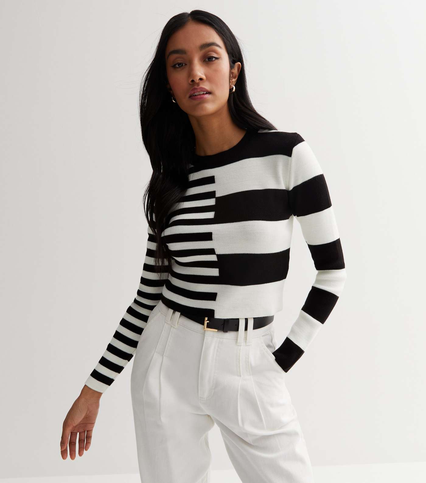 White Abstract Stripe Knit Crop Jumper Image 2