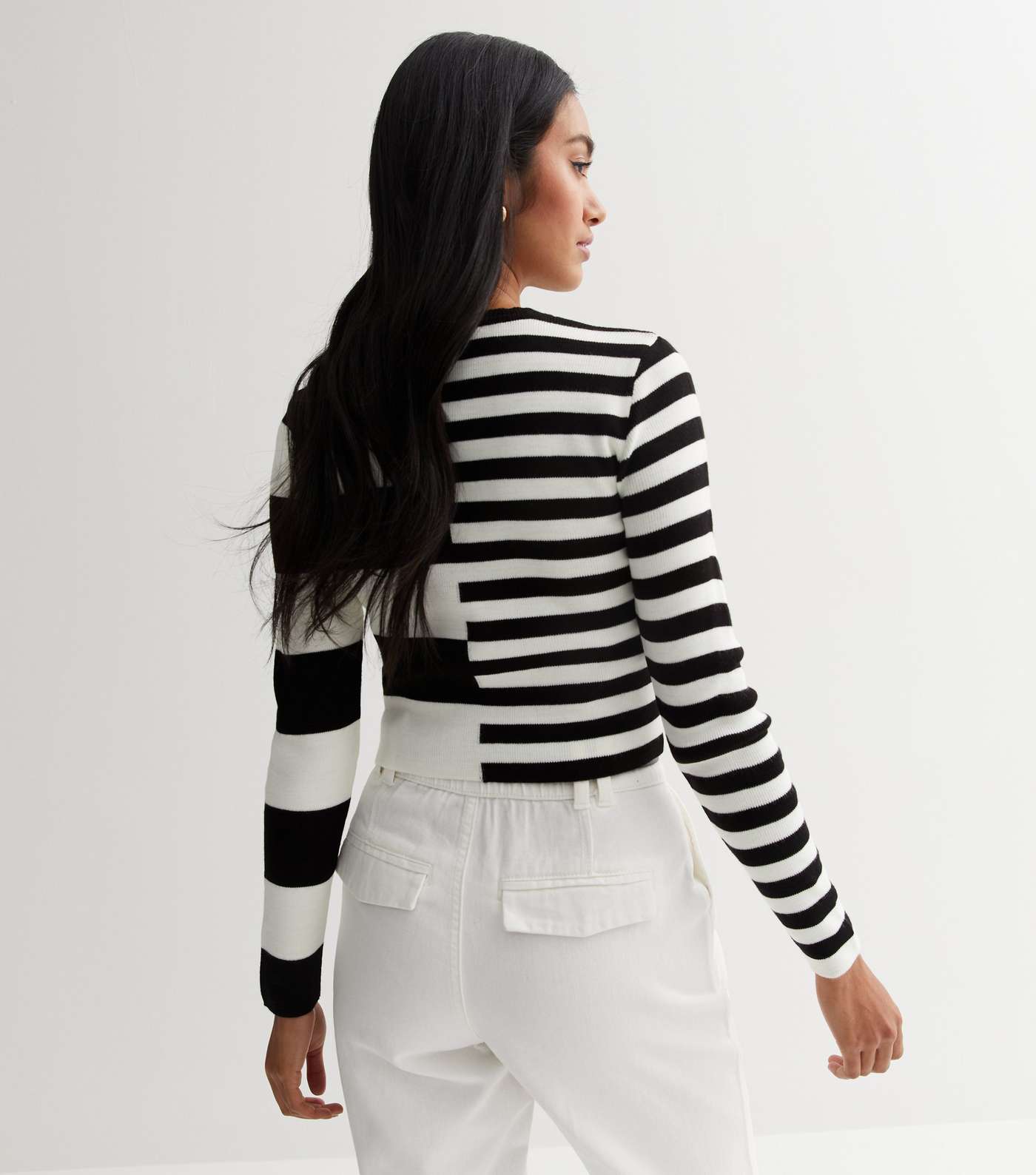 White Abstract Stripe Knit Crop Jumper Image 4