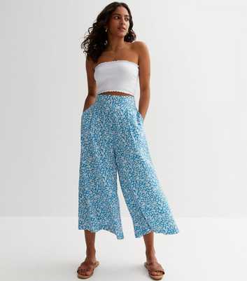 Petite Blue Ditsy Floral Wide Leg Crop Trousers