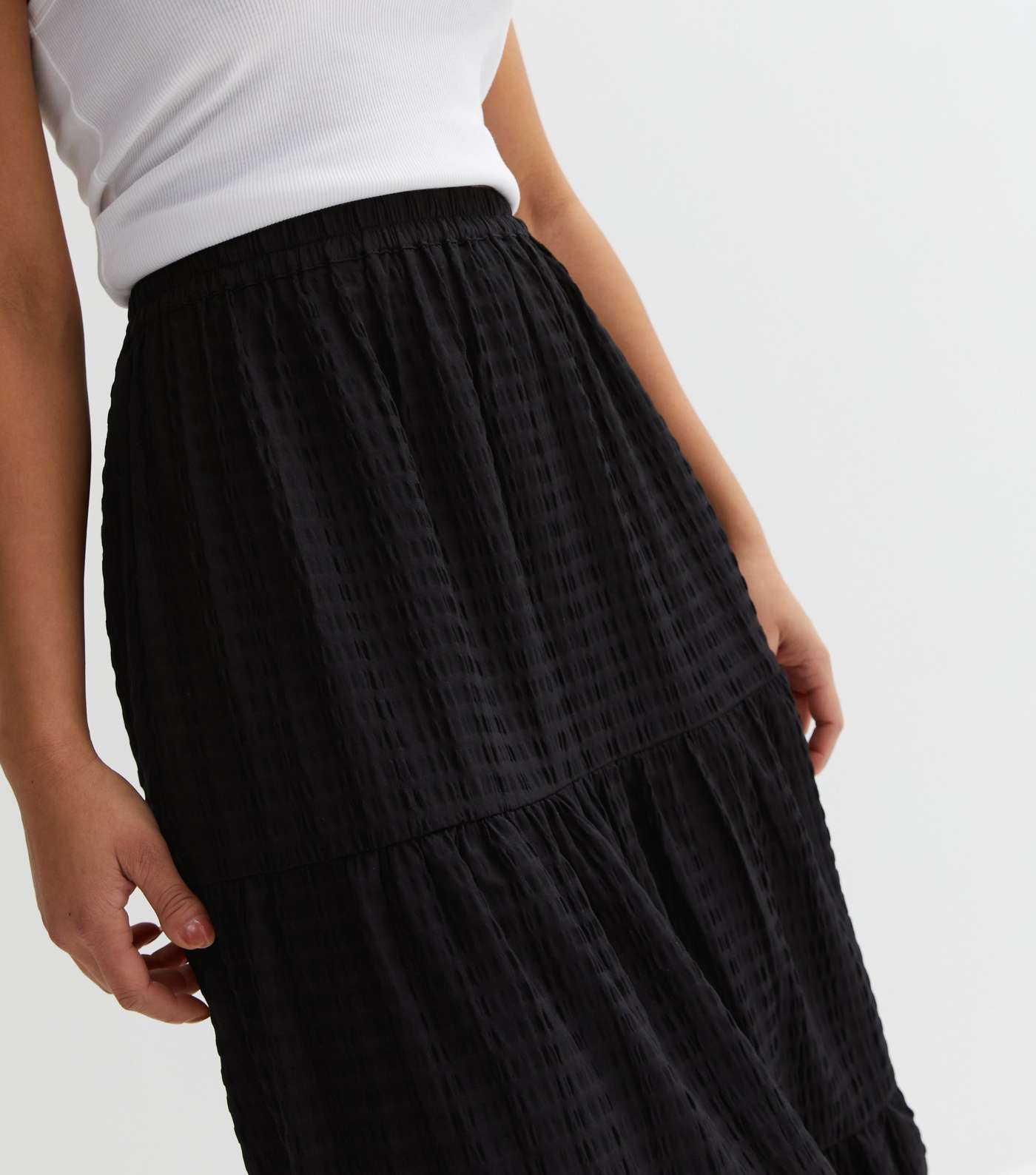 Petite Black Textured Tiered Midi Skirt Image 3