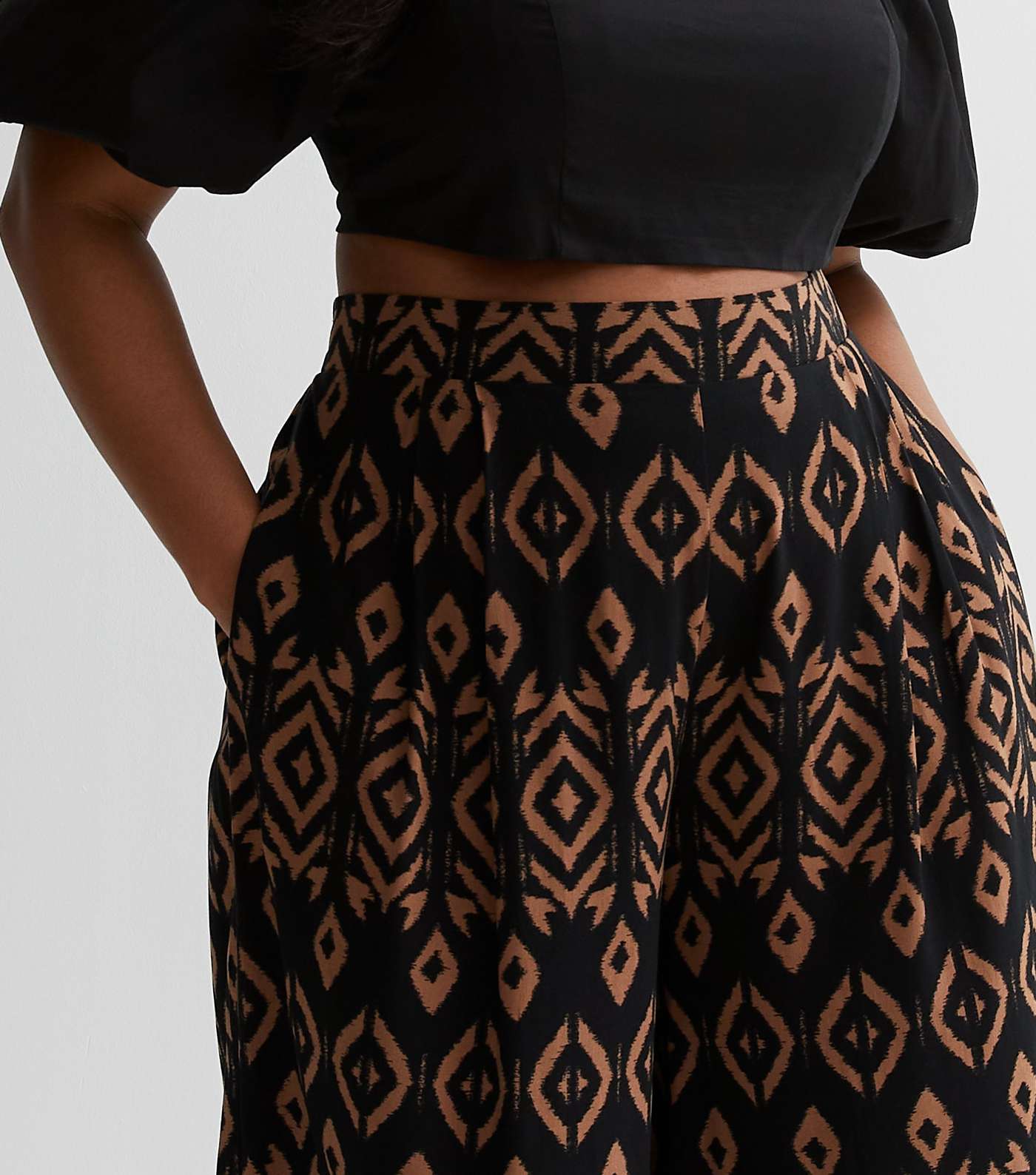 Curves Black Abstract Crop Trousers Image 3