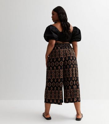 Plus size black cropped on sale trousers