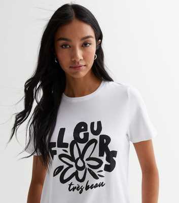 White Fleurs Tres Beau Logo T-Shirt