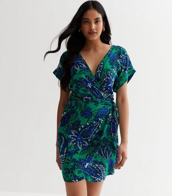 Short sleeve best sale mini wrap dress