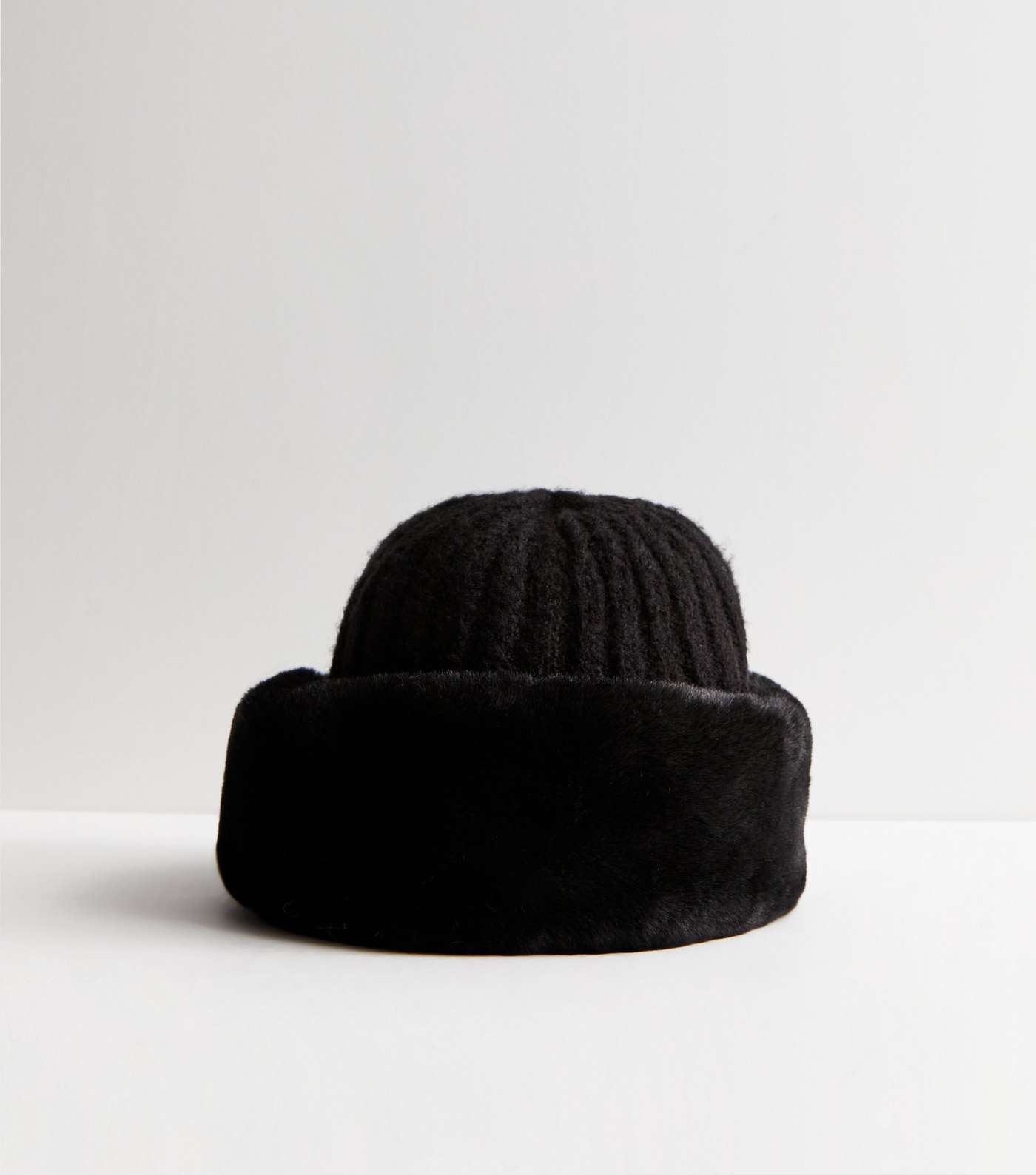 Black Faux Fur Trim Beanie Hat Image 2