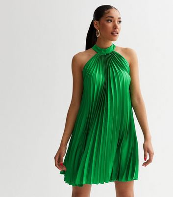 Green silk 2025 pleated dress