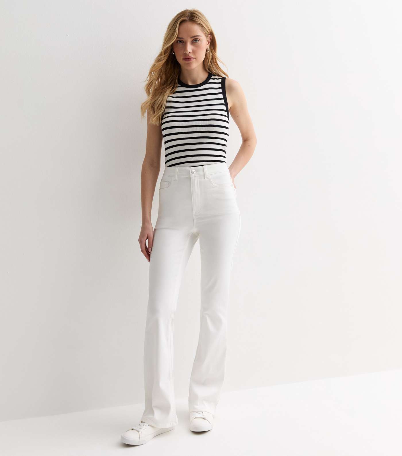 White Waist Enhance Quinn Bootcut Jeans Image 3