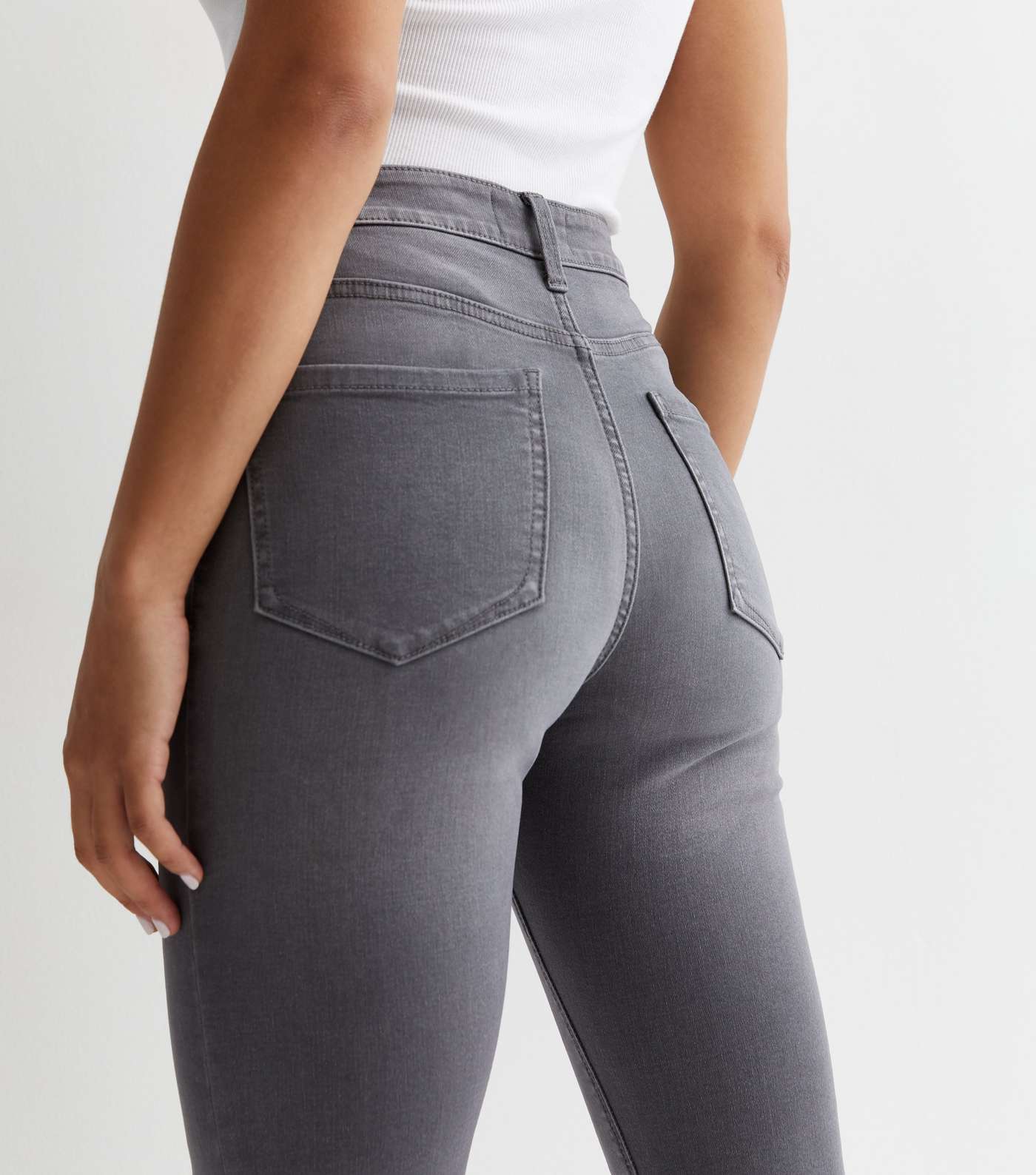 Grey Mid Rise Amie Skinny Jeans Image 2