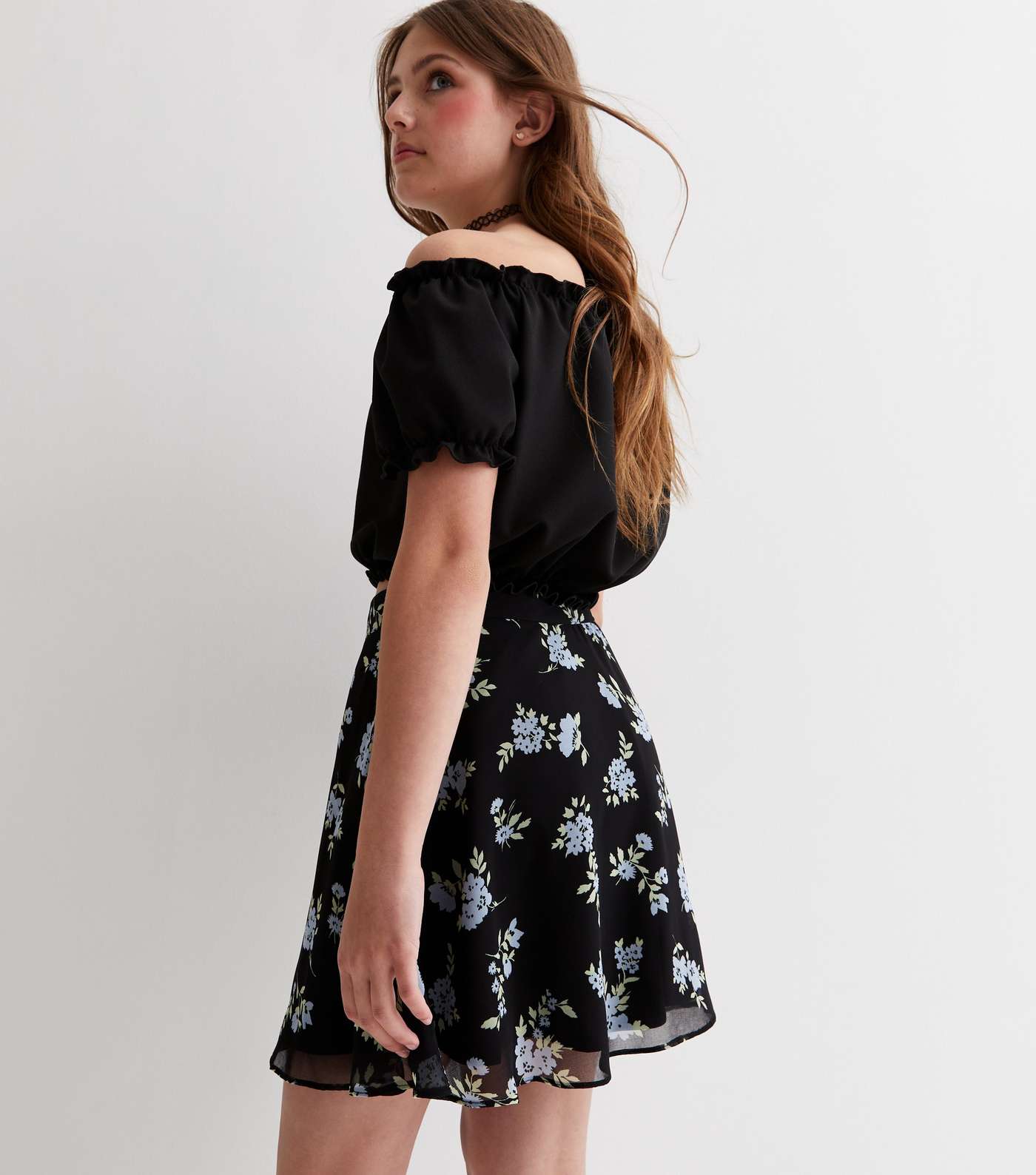 Girls Black Floral Chiffon Mini Skirt Image 4