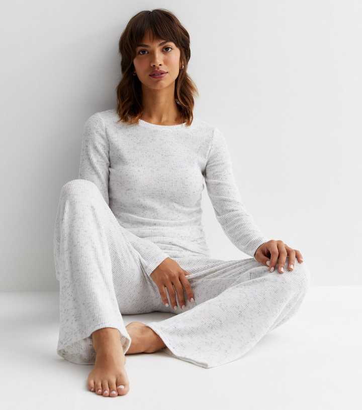 Light Grey Ribbed Long Sleeve Pyjama Top | New Look