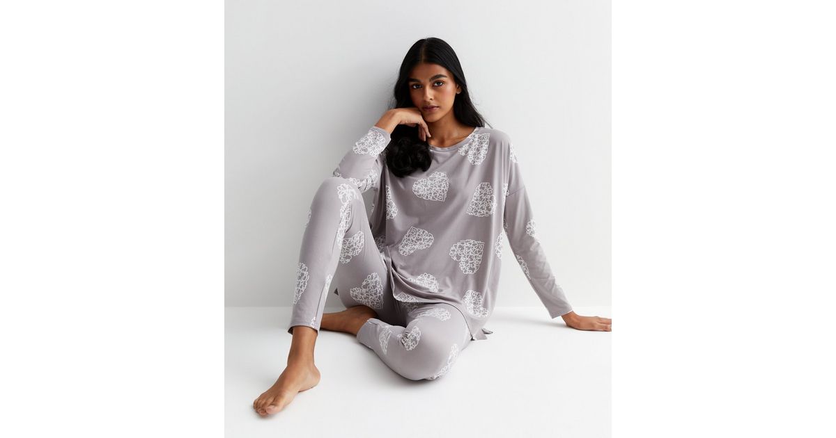 Light Grey Pyjama Set with Heart Print New Look
