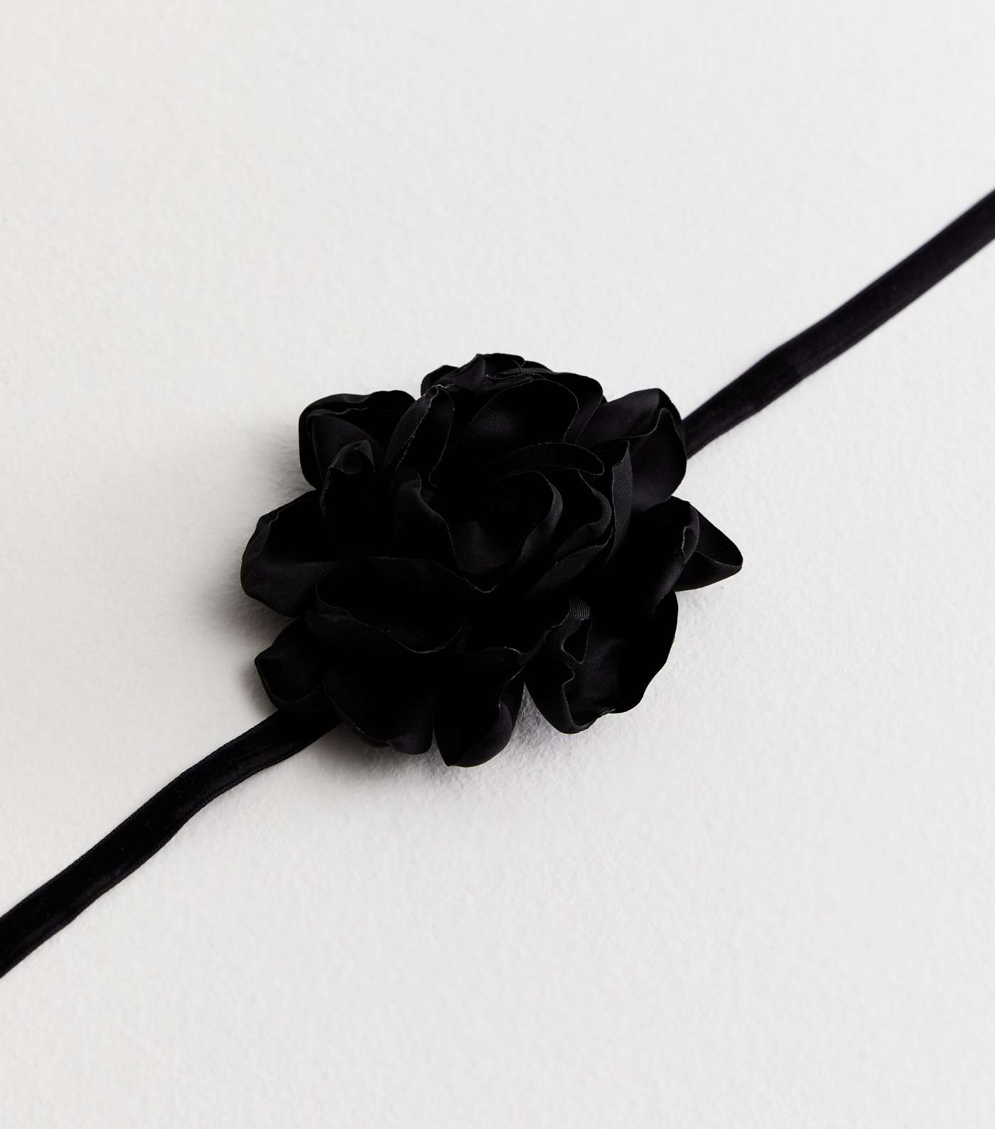 Black Flower Corsage Choker Image 3