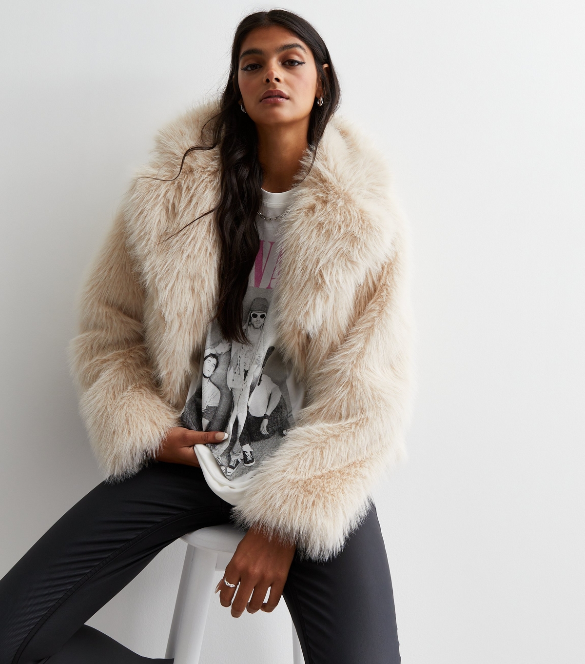 Women's Cream Faux Fur Revere Collar Jacket New Look