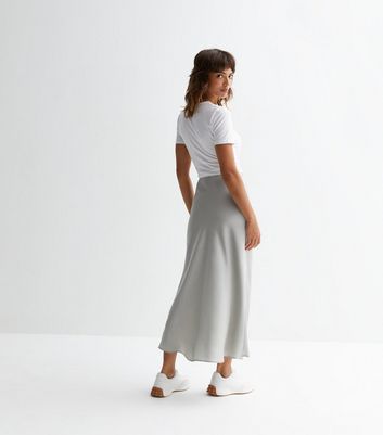 New look outlet white satin skirt