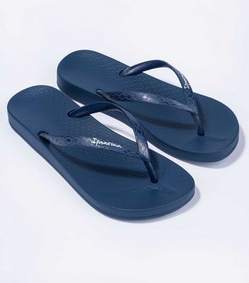 Fit flops hotsell navy blue