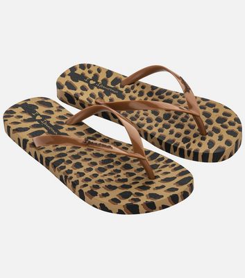 Animal print hot sale thong sandals