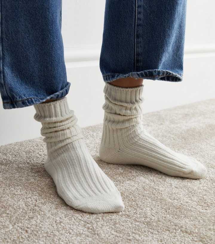 Cream Ribbed Lounge Socks