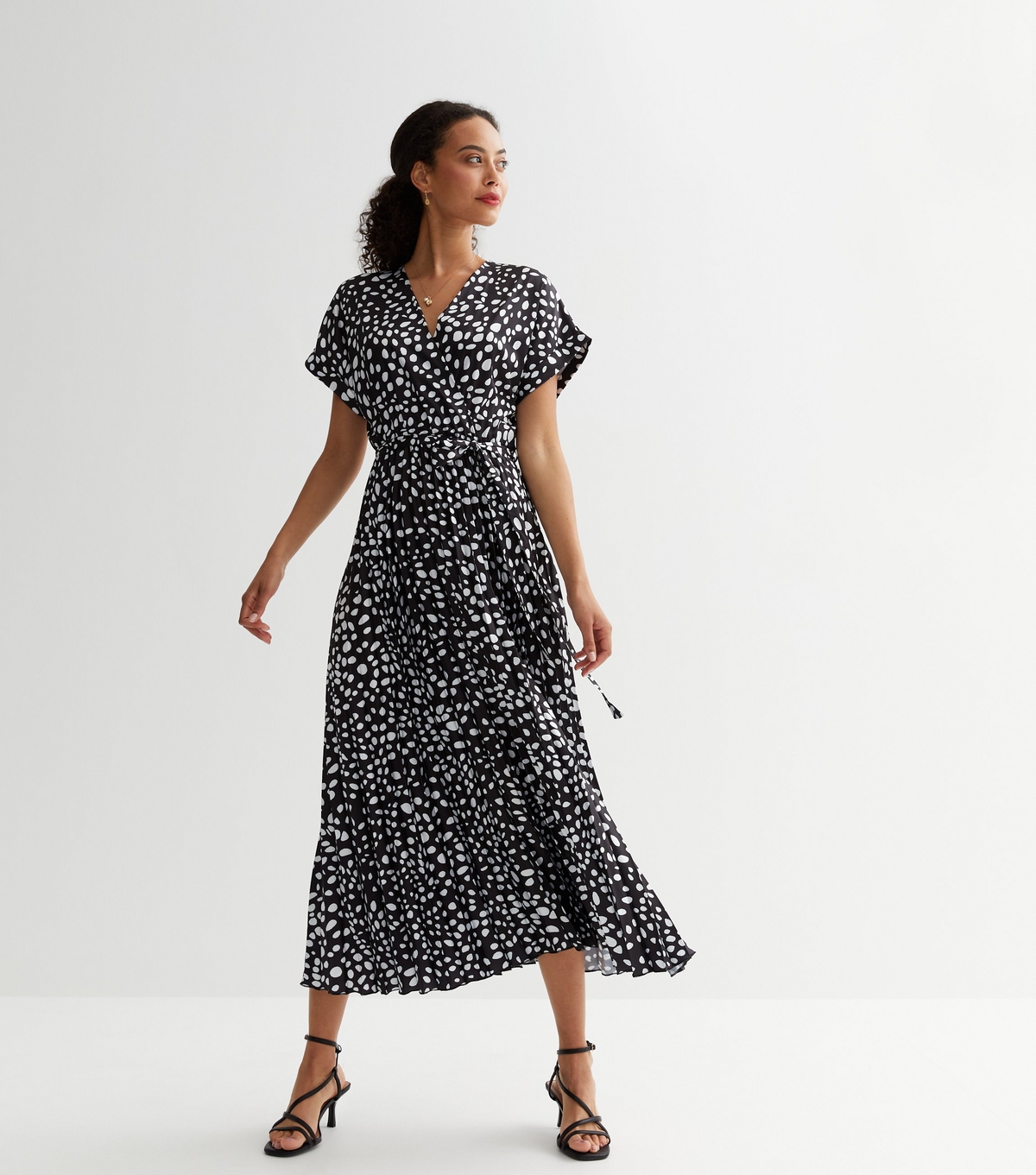 Women's Tall Black Spot Satin Pleated Wrap Midi Dress New Look