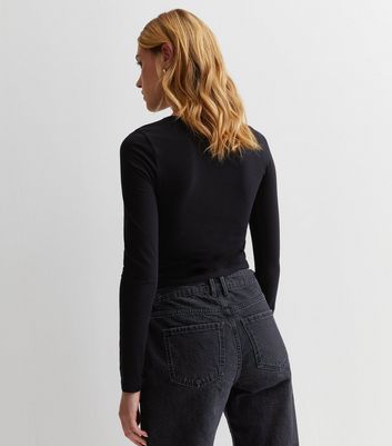 twist long sleeve crop