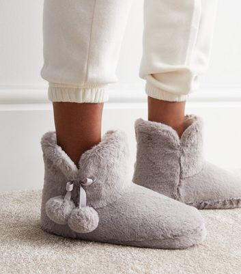 Grey Faux Fur Slipper Boots New Look