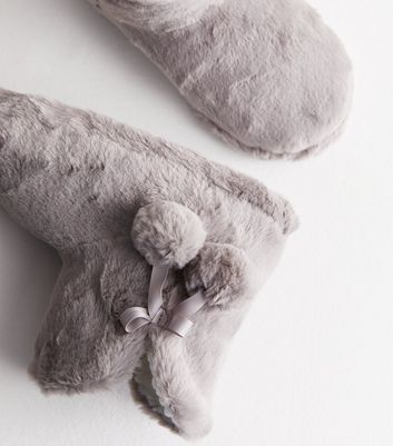 Grey fluffy online slippers