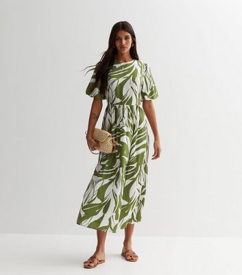 Green leaf print on sale dress