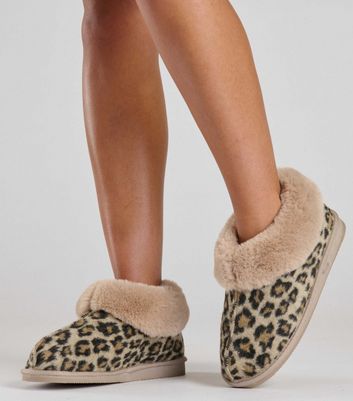 Girls leopard deals print slippers