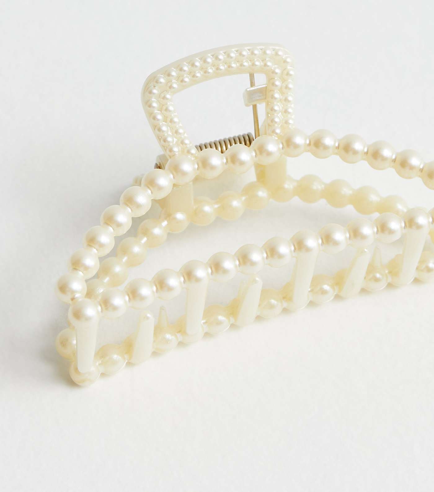 Cream Faux Pearl Curved Hair Claw Clip Image 4
