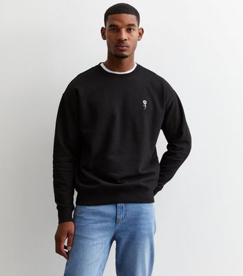 Black crewneck online sweatshirts