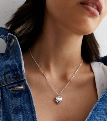 Silver Plated Heart Pendant Necklace New Look