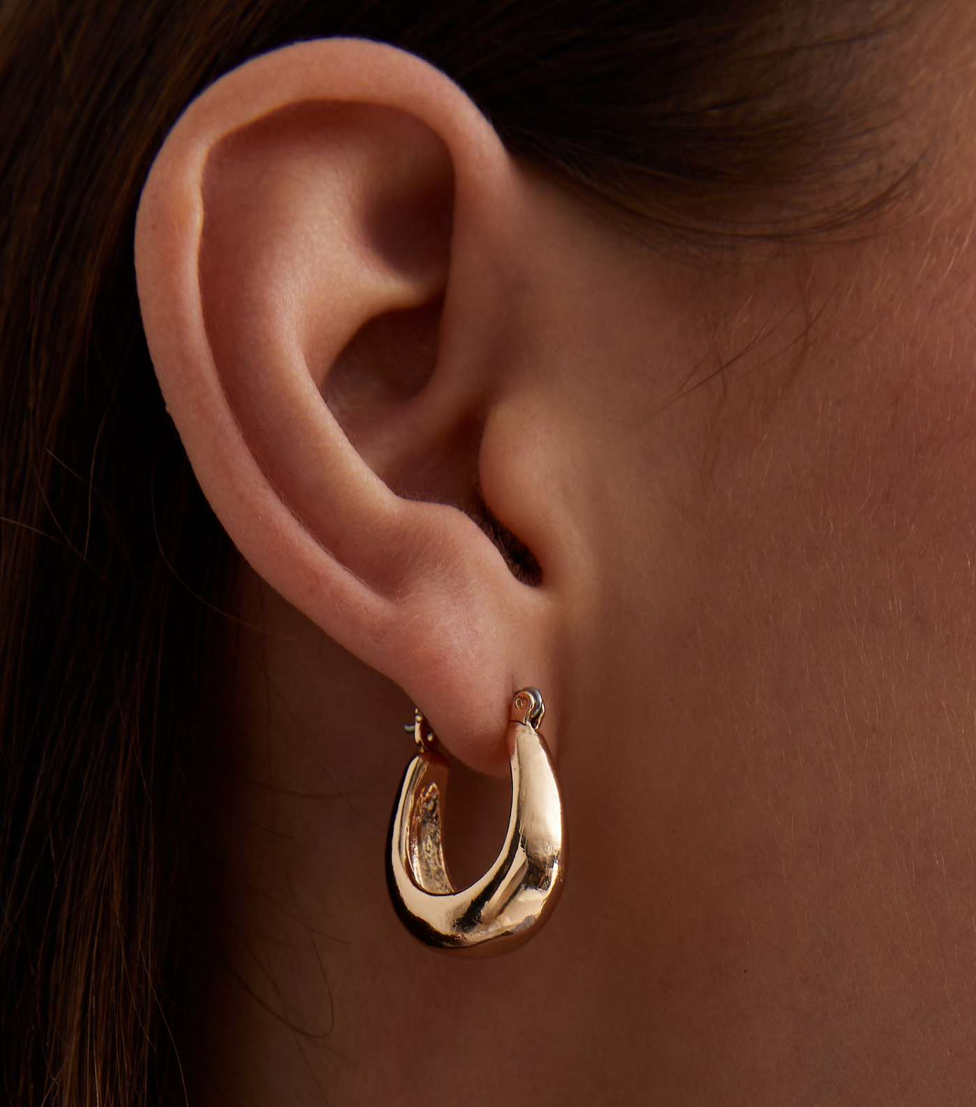 Gold Chunky Oval Hoop Earrings Image 2