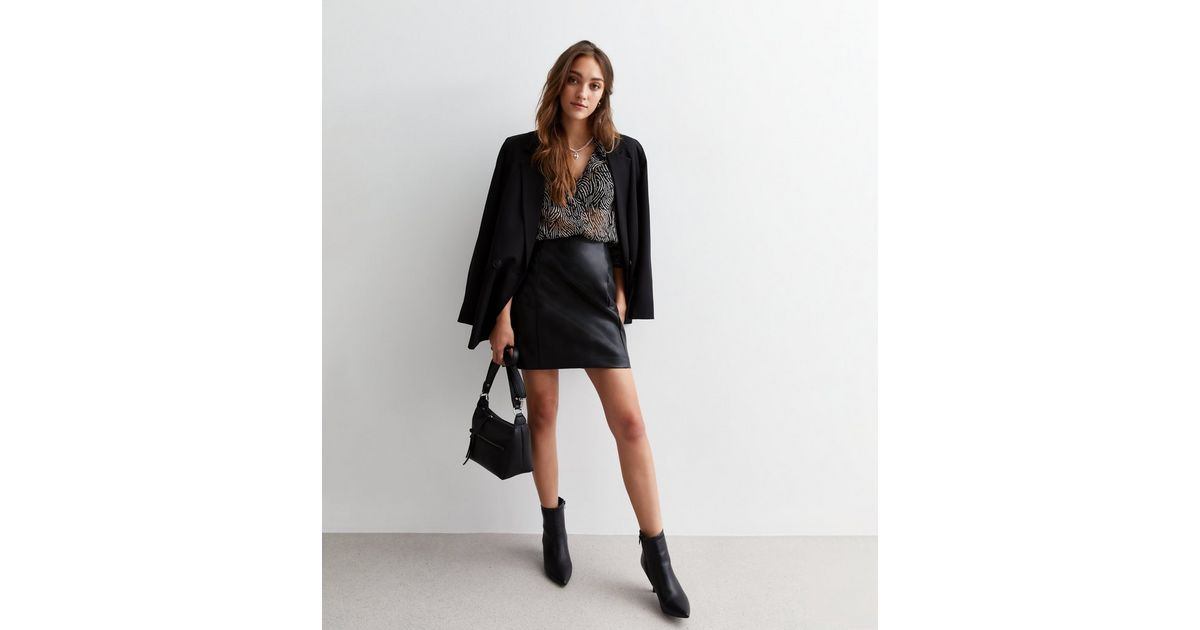 2912279 Black Leather Look Skirt