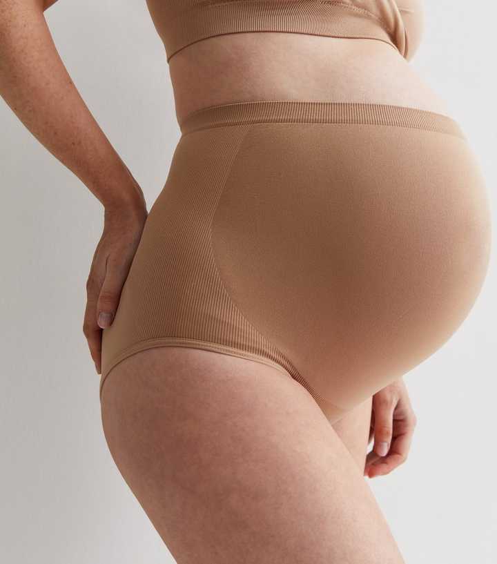 https://media3.newlookassets.com/i/newlook/874580318M2/womens/clothing/lingerie/maternity-tan-high-waist-over-bump-briefs.jpg?strip=true&qlt=50&w=720