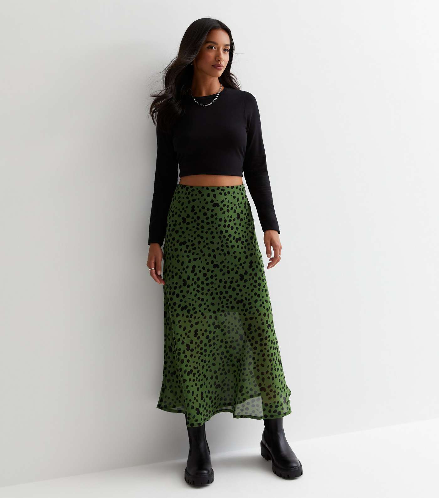 Petite Green Mark Making Midaxi Skirt | New Look