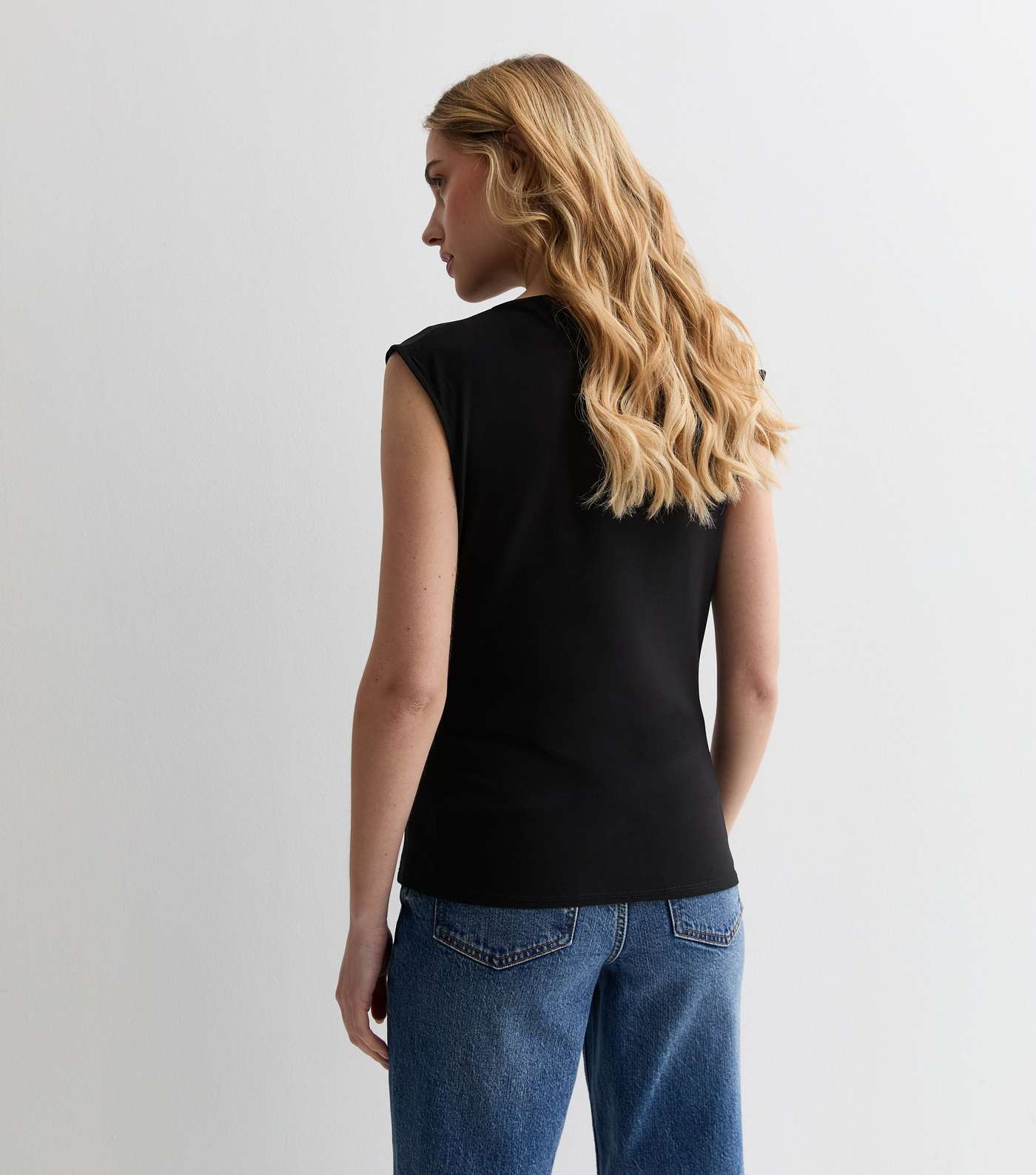 Black Sleeveless Ruched Top Image 4