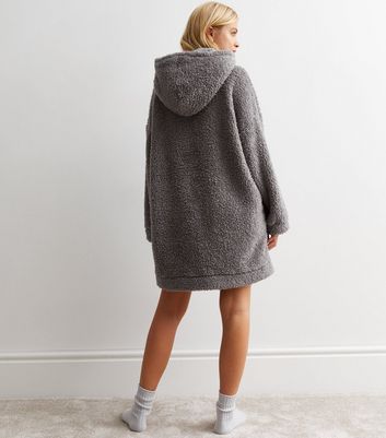 Light Grey Snoopy Fluffy Oversized Blanket Hoodie New Look