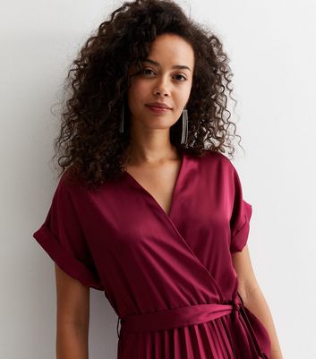 Tall Burgundy Satin Pleated Midaxi Wrap Dress New Look