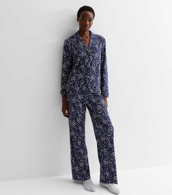https://media3.newlookassets.com/i/newlook/875345649/womens/clothing/nightwear/tall-blue-revere-trouser-pyjama-set-with-heart-print.jpg?strip=true&qlt=50&w=720