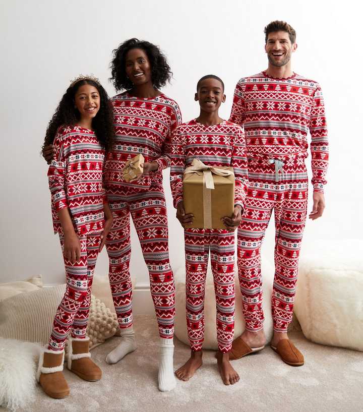 https://media3.newlookassets.com/i/newlook/876150969M1/girls/girls-clothing/girls-nightwear/girls-red-leggings-family-pyjama-set-with-fair-isle-print.jpg?strip=true&qlt=50&w=720