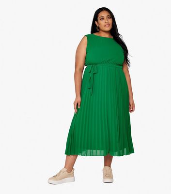 Apricot Curves Green Plisse Midaxi Dress New Look